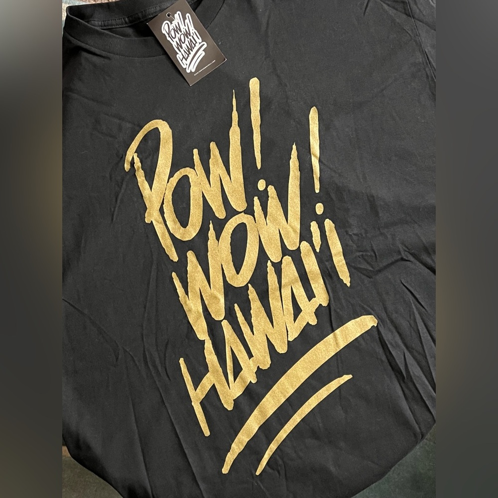 Pow! Wow! Hawaii Gold on Blk Tee